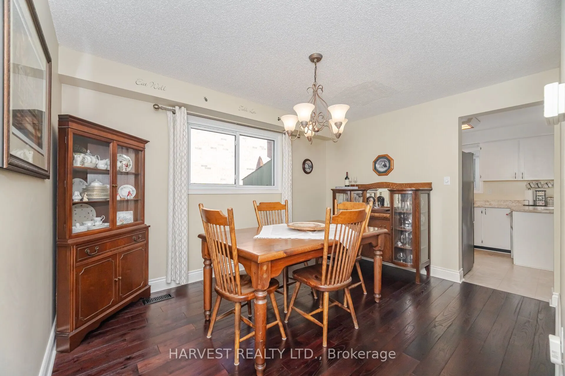 354 Darlington Crescent E