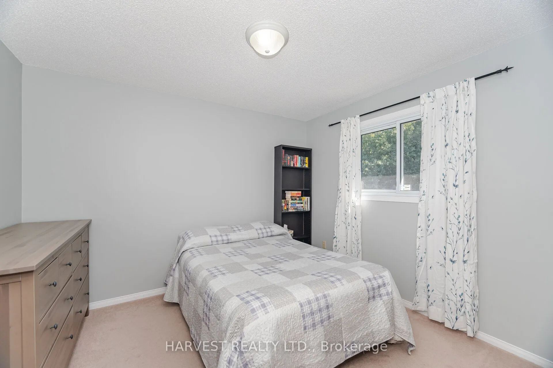 354 Darlington Crescent E