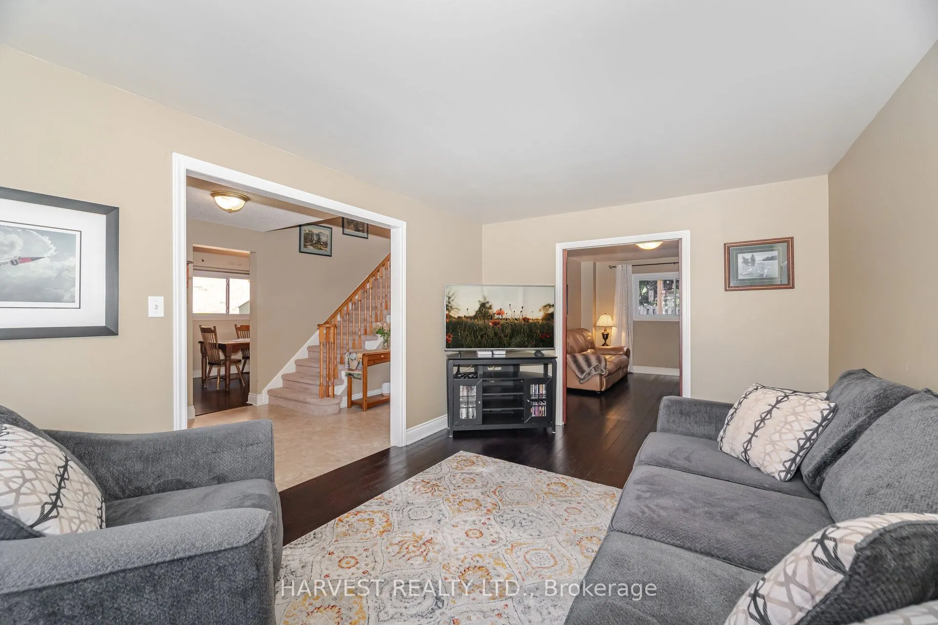 354 Darlington Crescent E