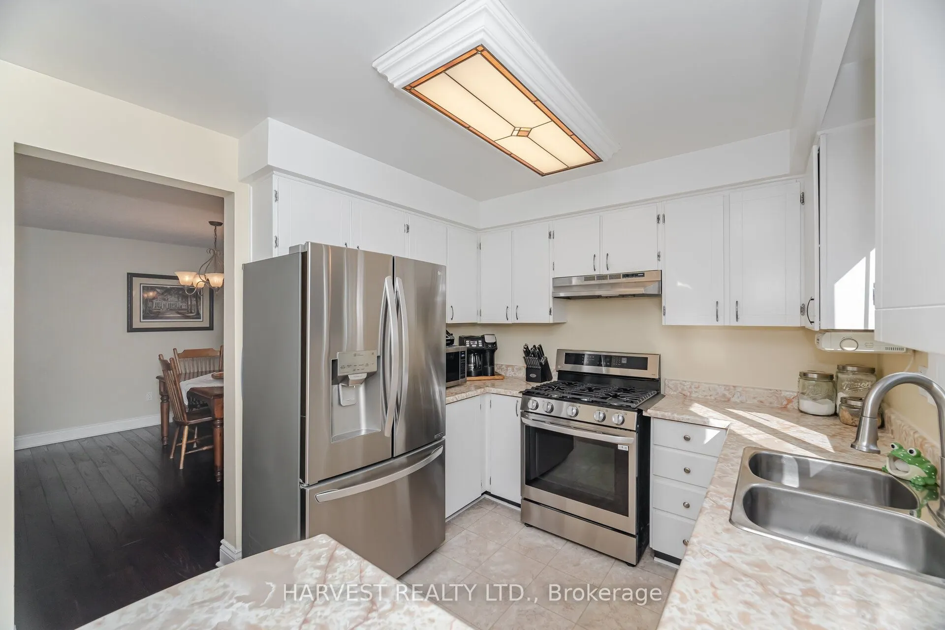 354 Darlington Crescent E
