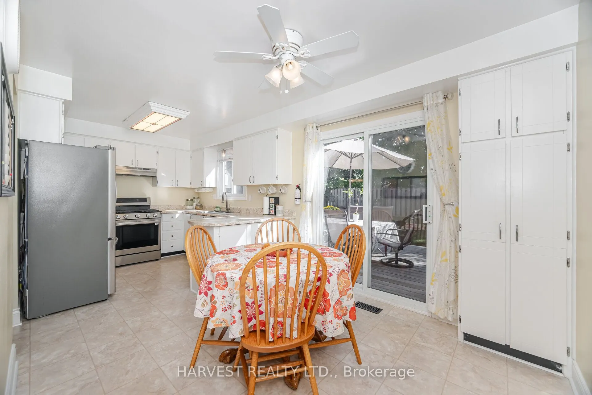 354 Darlington Crescent E
