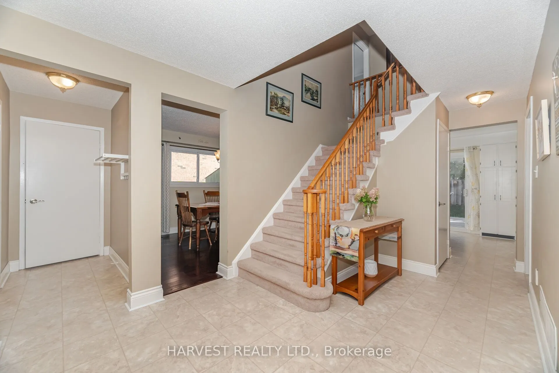 354 Darlington Crescent E
