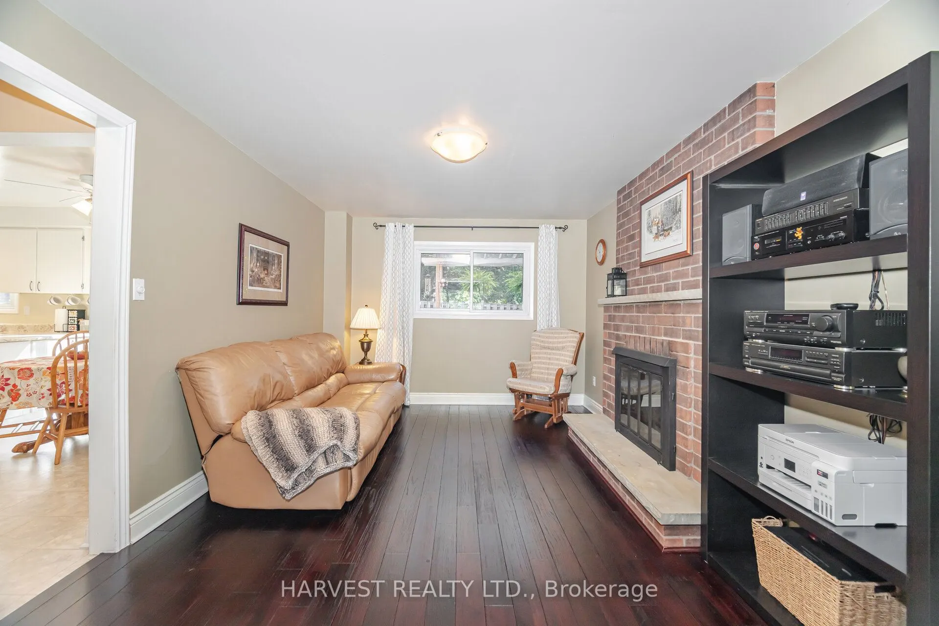 354 Darlington Crescent E