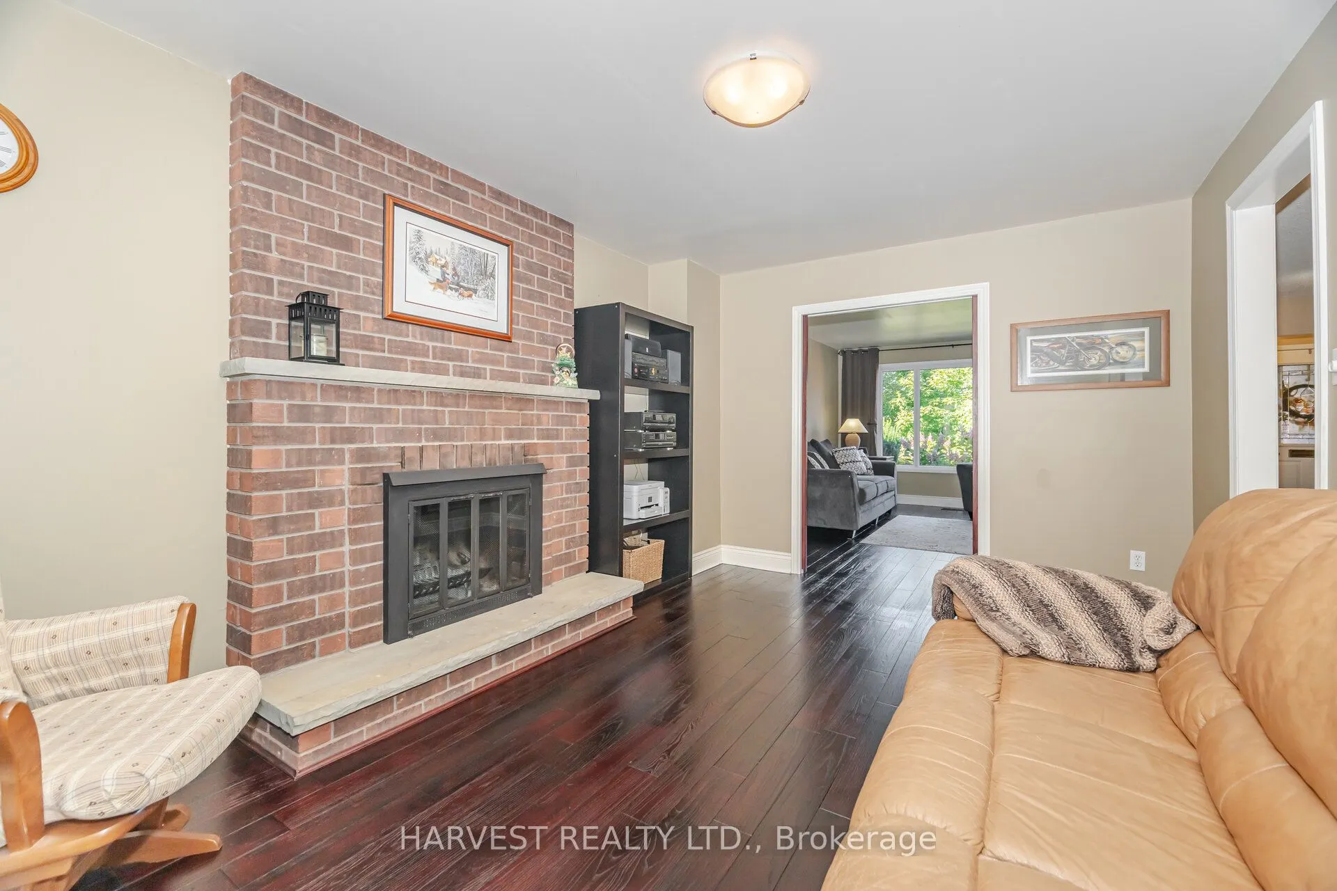 354 Darlington Crescent E
