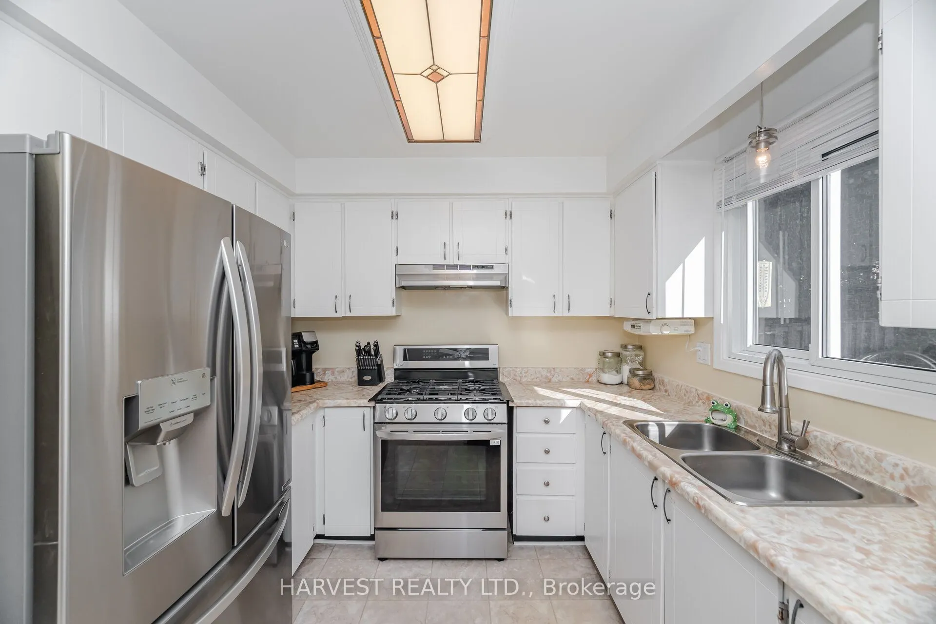 354 Darlington Crescent E
