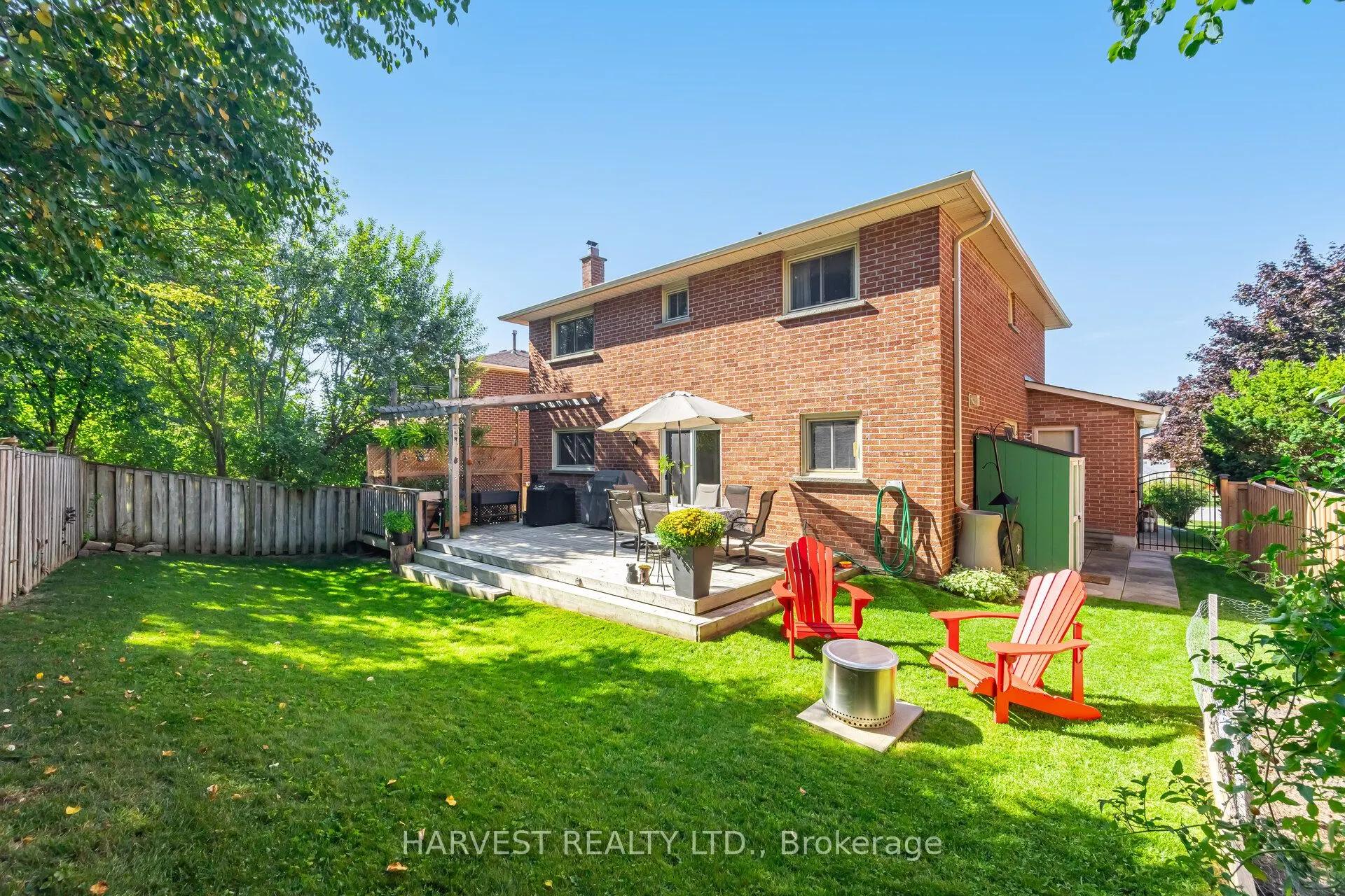 354 Darlington Crescent E