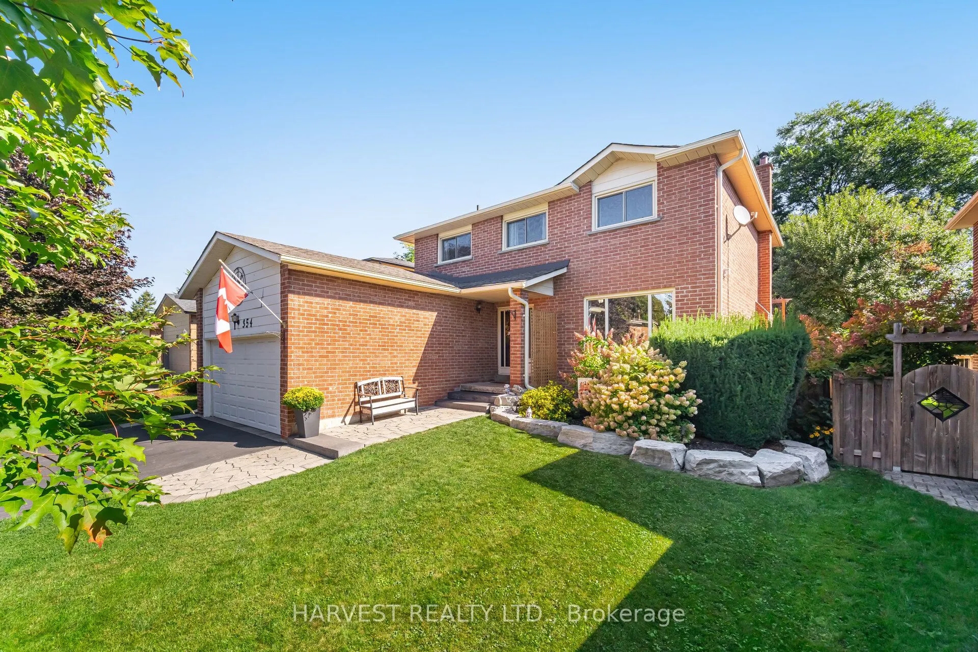 354 Darlington Crescent E
