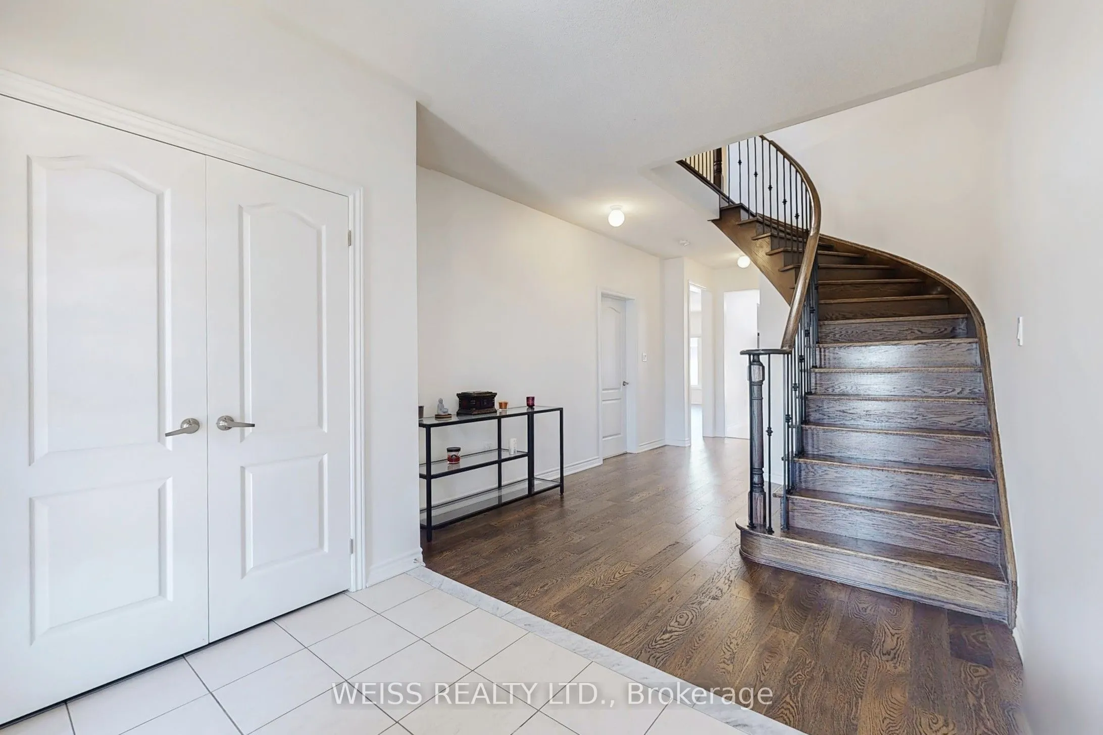 42 Terry Clayton Avenue