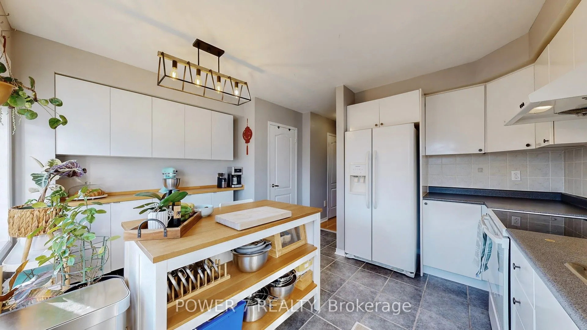 379 White's Hill Avenue