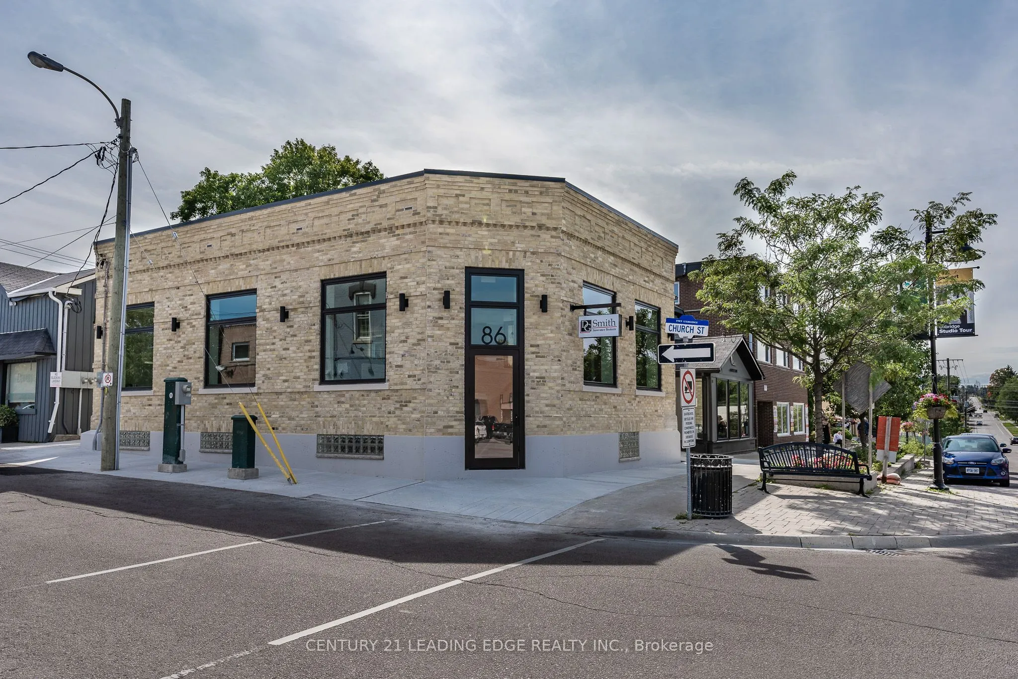 86 Brock Street W