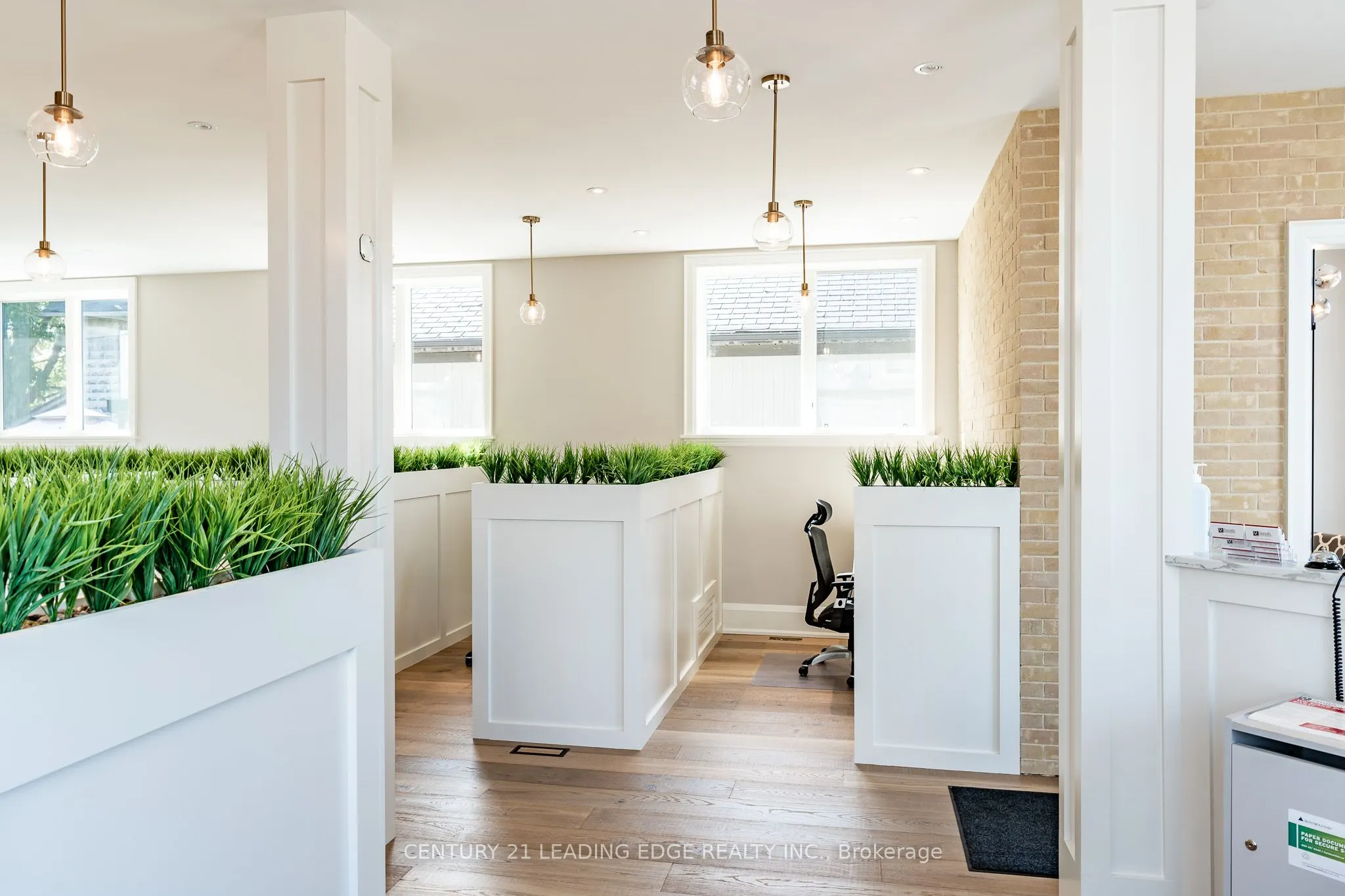 86 Brock Street W