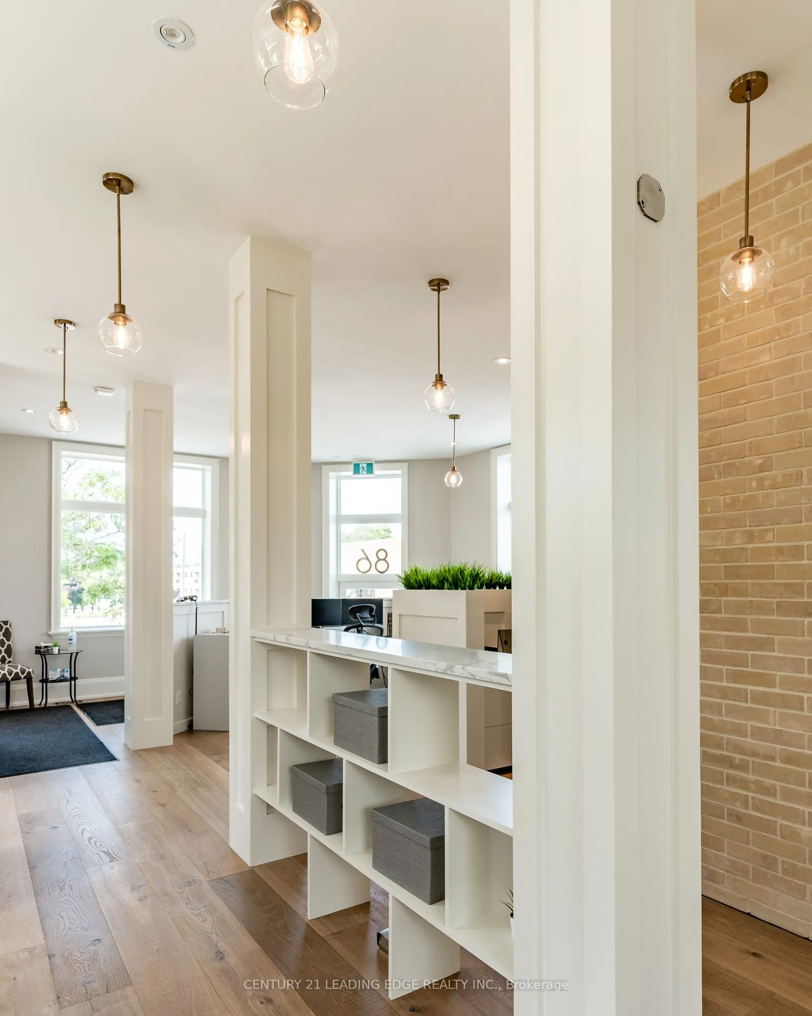 86 Brock Street W