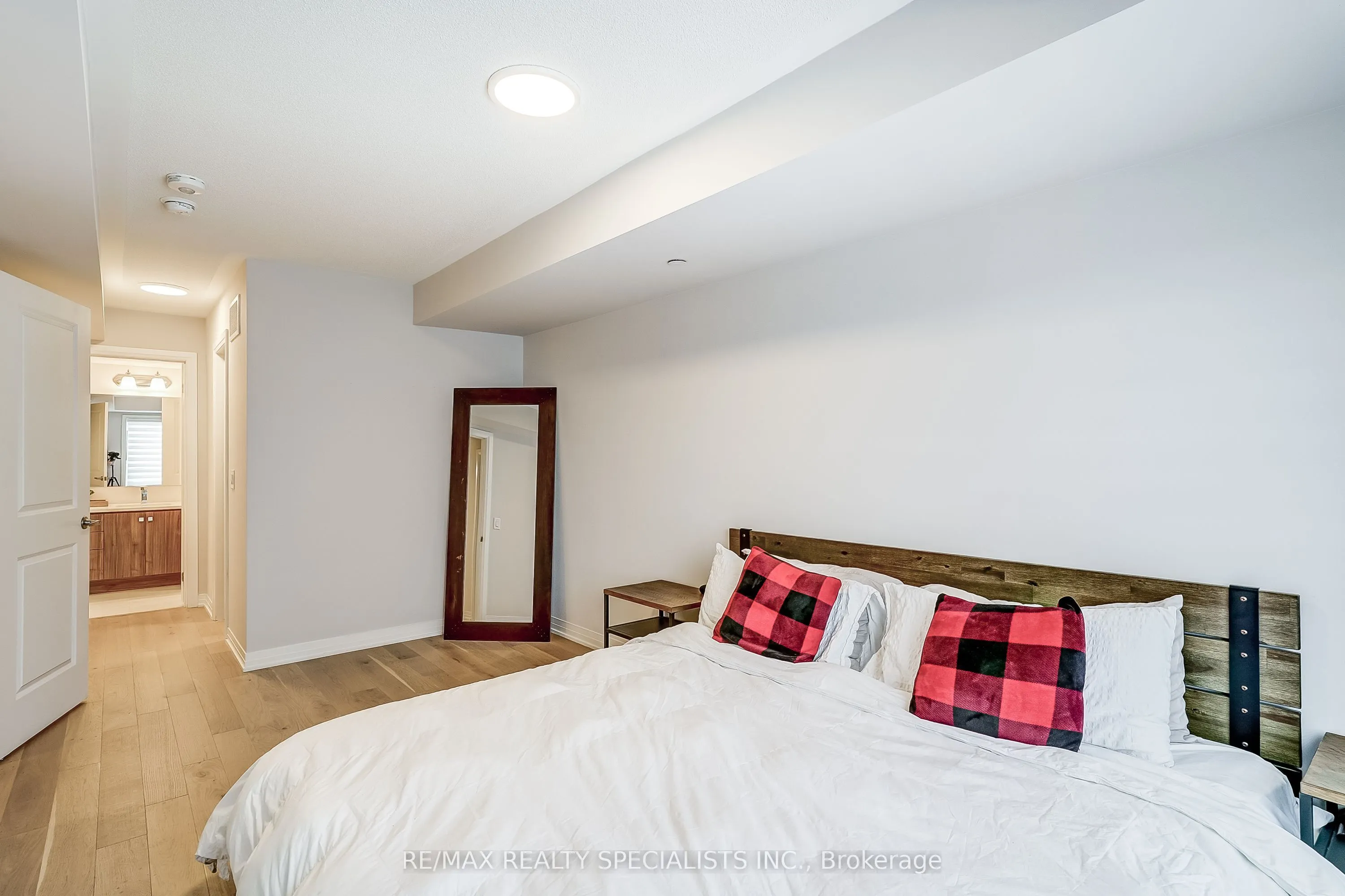50 Baynes Way, #2