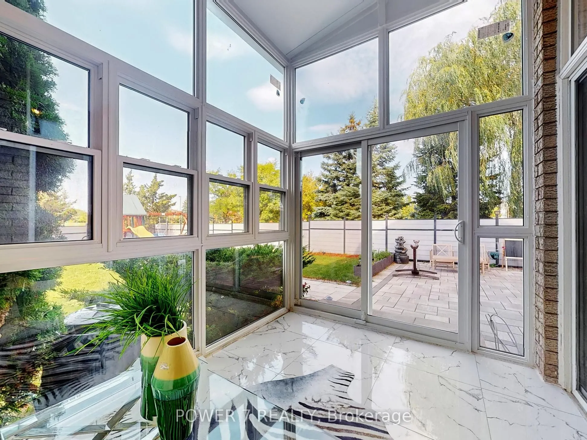 85 Queensway Drive
