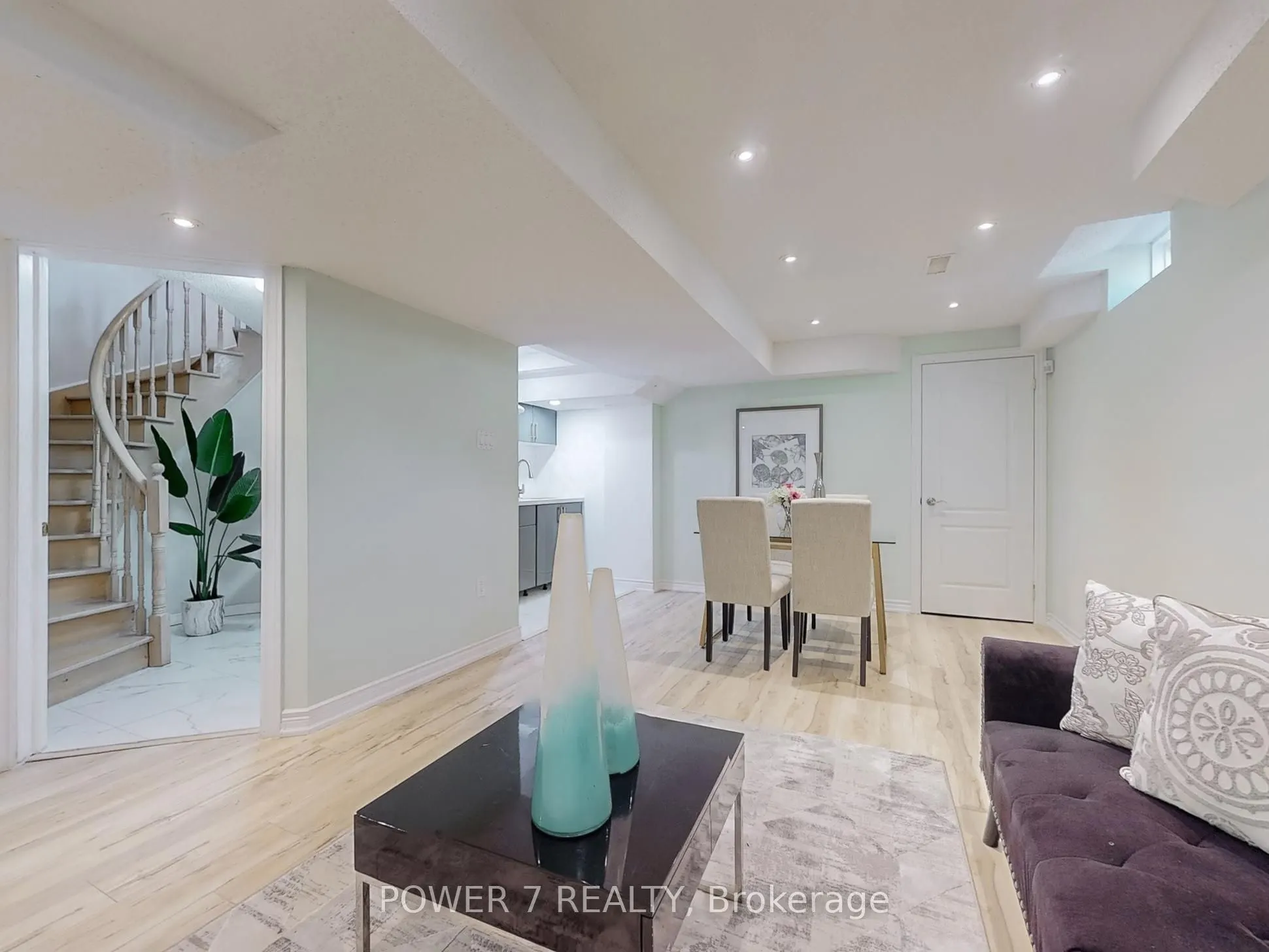 85 Queensway Drive