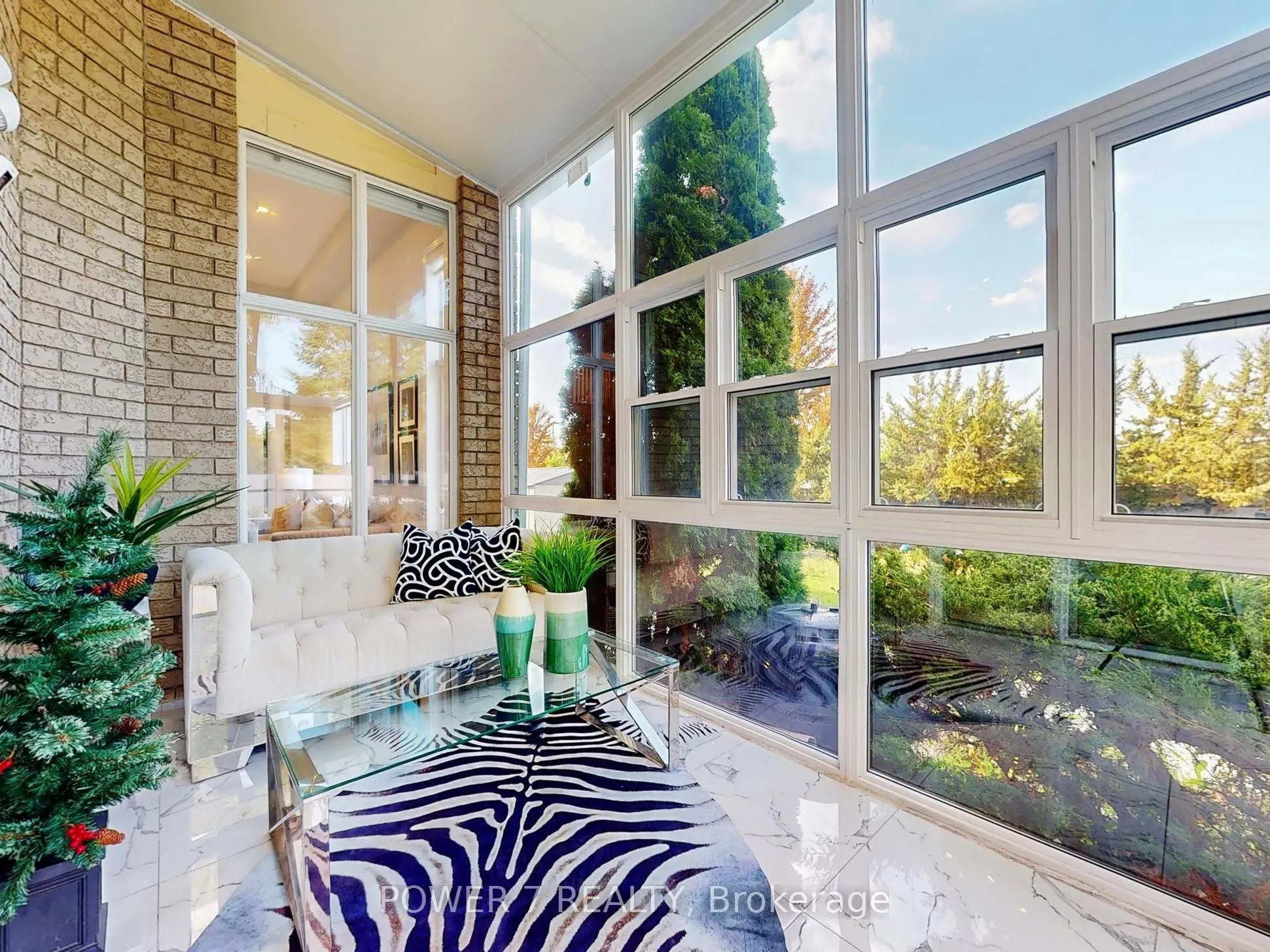 85 Queensway Drive