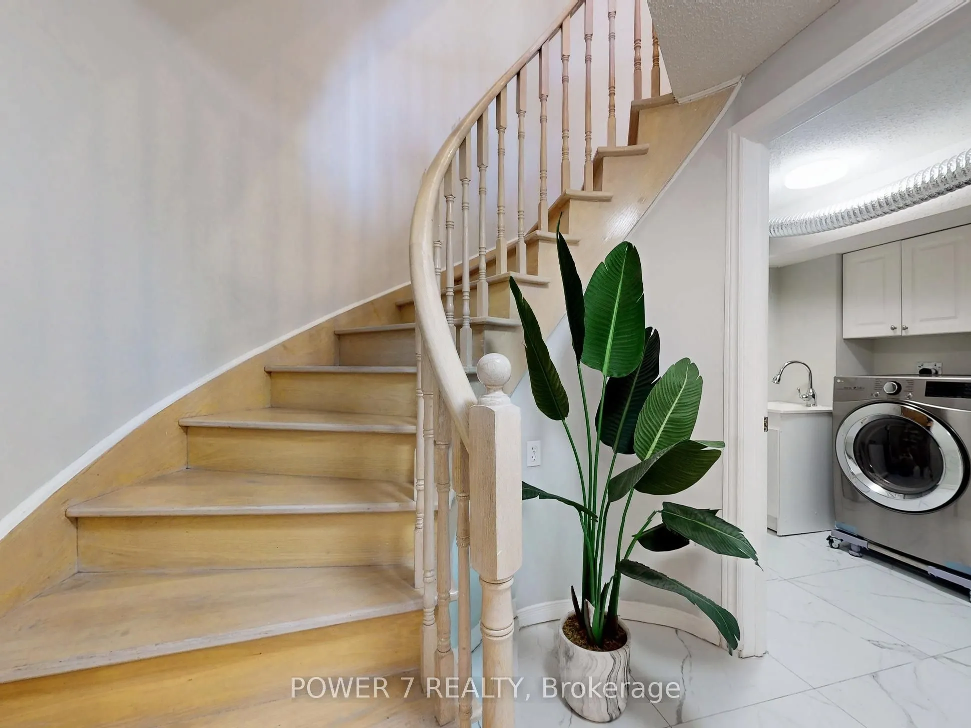 85 Queensway Drive