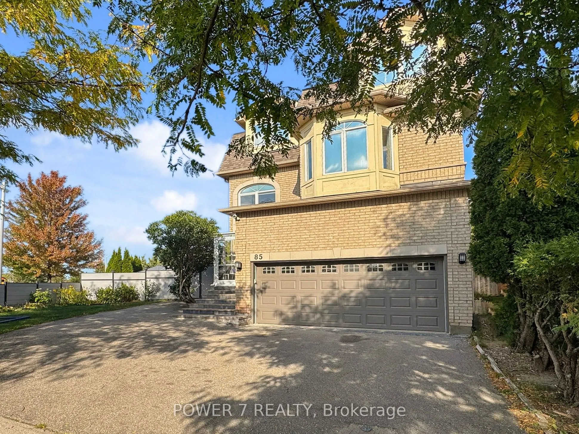 85 Queensway Drive