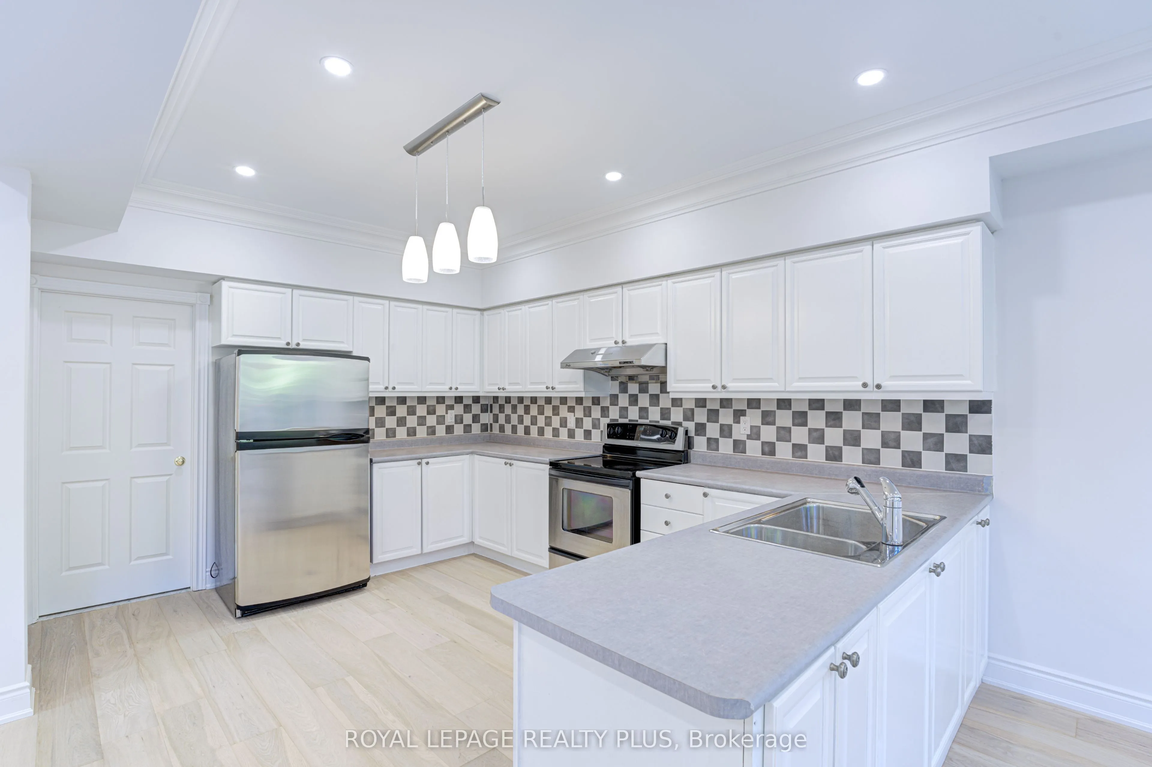 5 Falkland Place