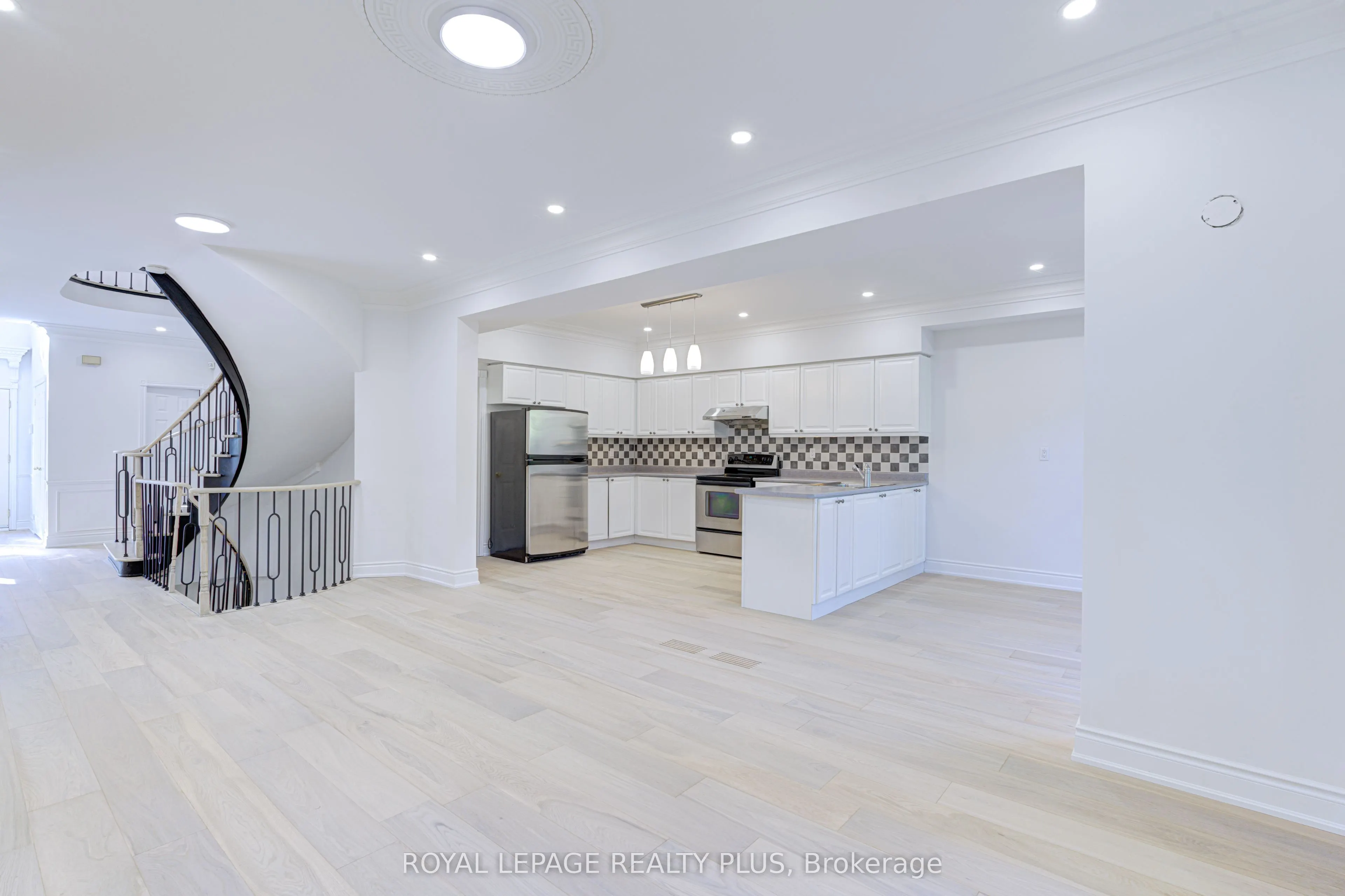5 Falkland Place