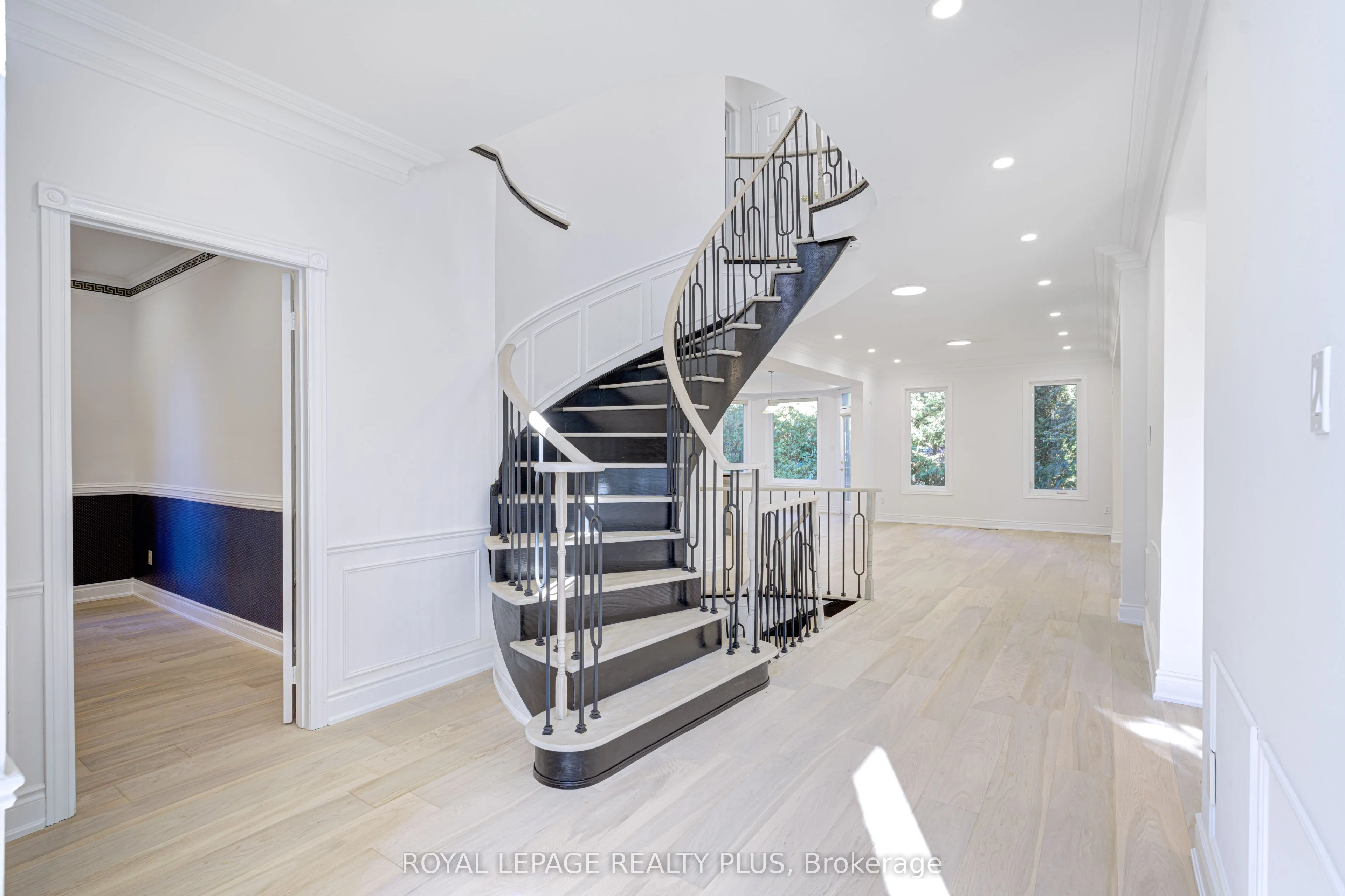 5 Falkland Place