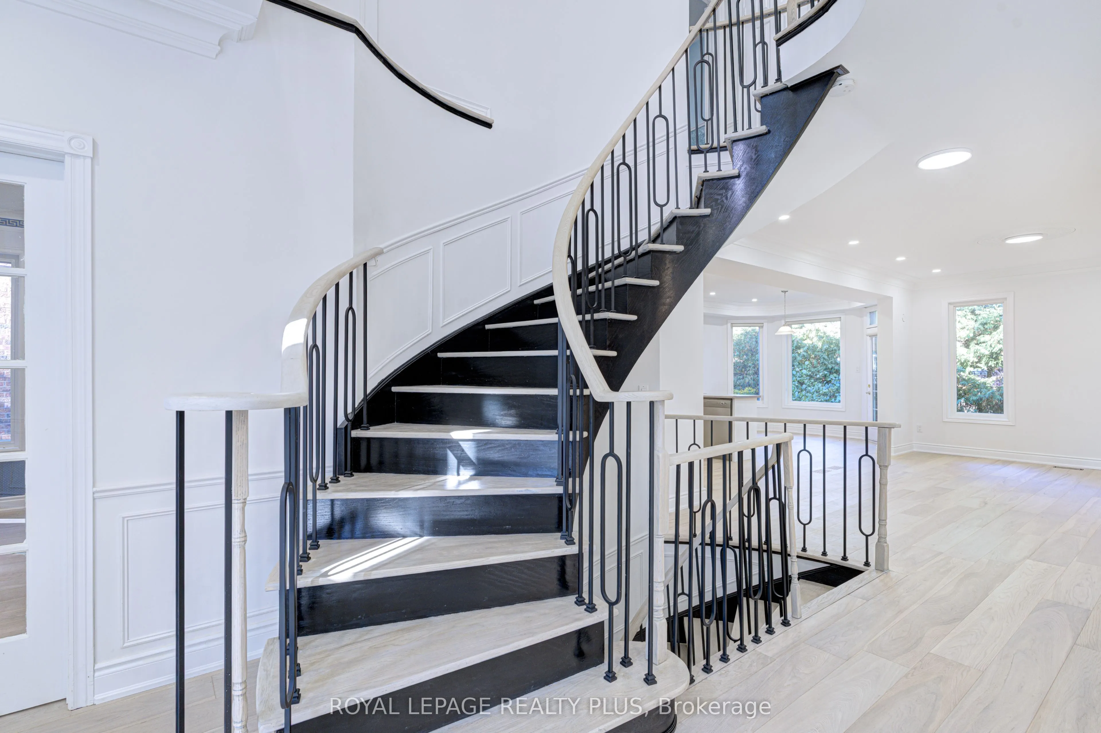 5 Falkland Place