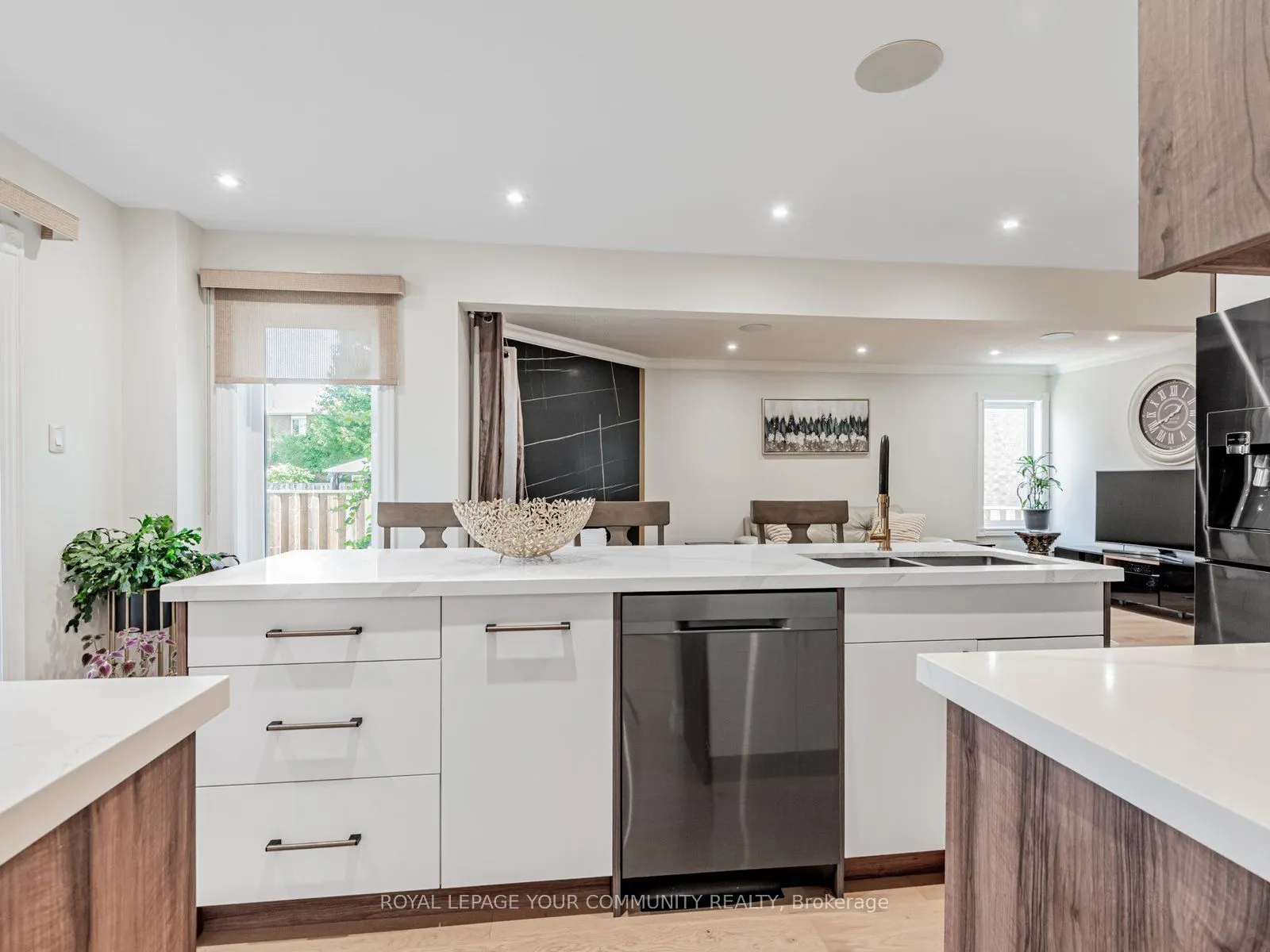 5 Mandel Crescent