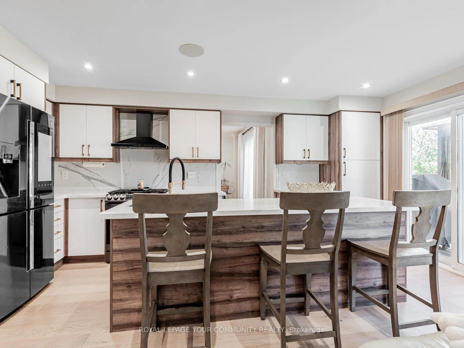 5 Mandel Crescent