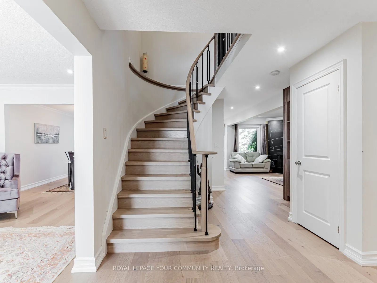 5 Mandel Crescent