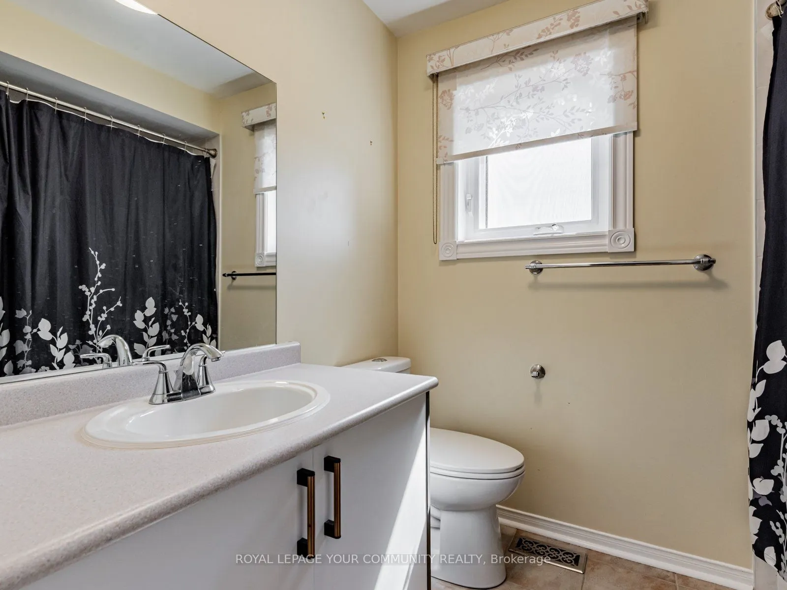 5 Mandel Crescent