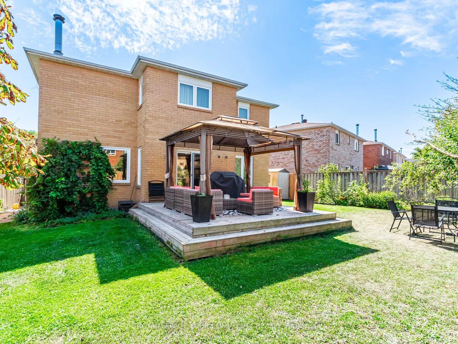 5 Mandel Crescent