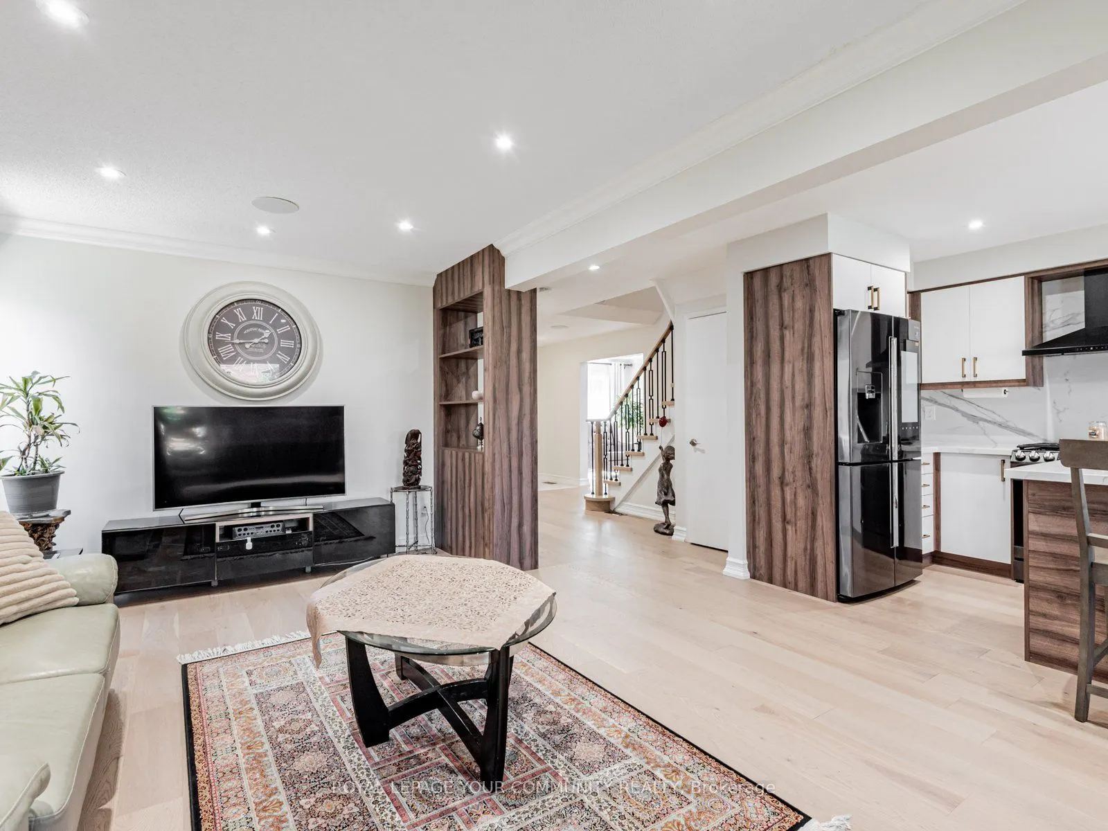 5 Mandel Crescent