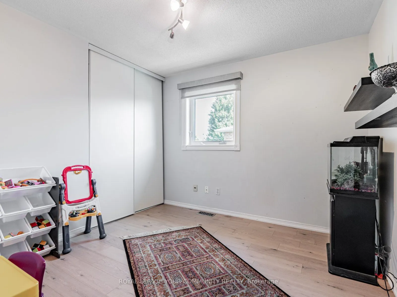 5 Mandel Crescent