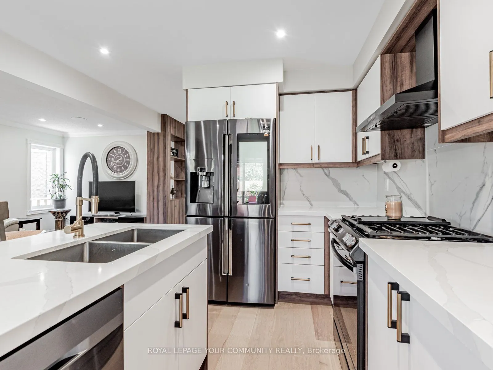 5 Mandel Crescent