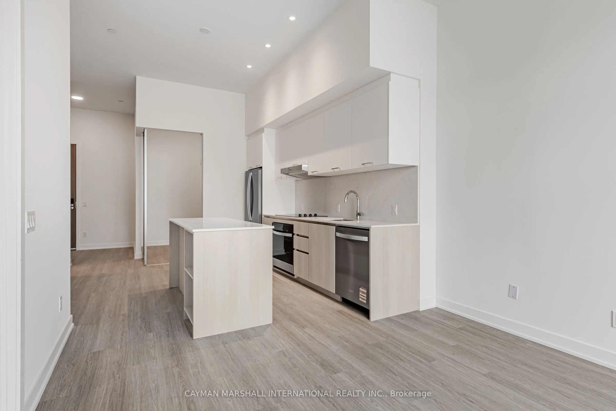 8188 Yonge Street, #103