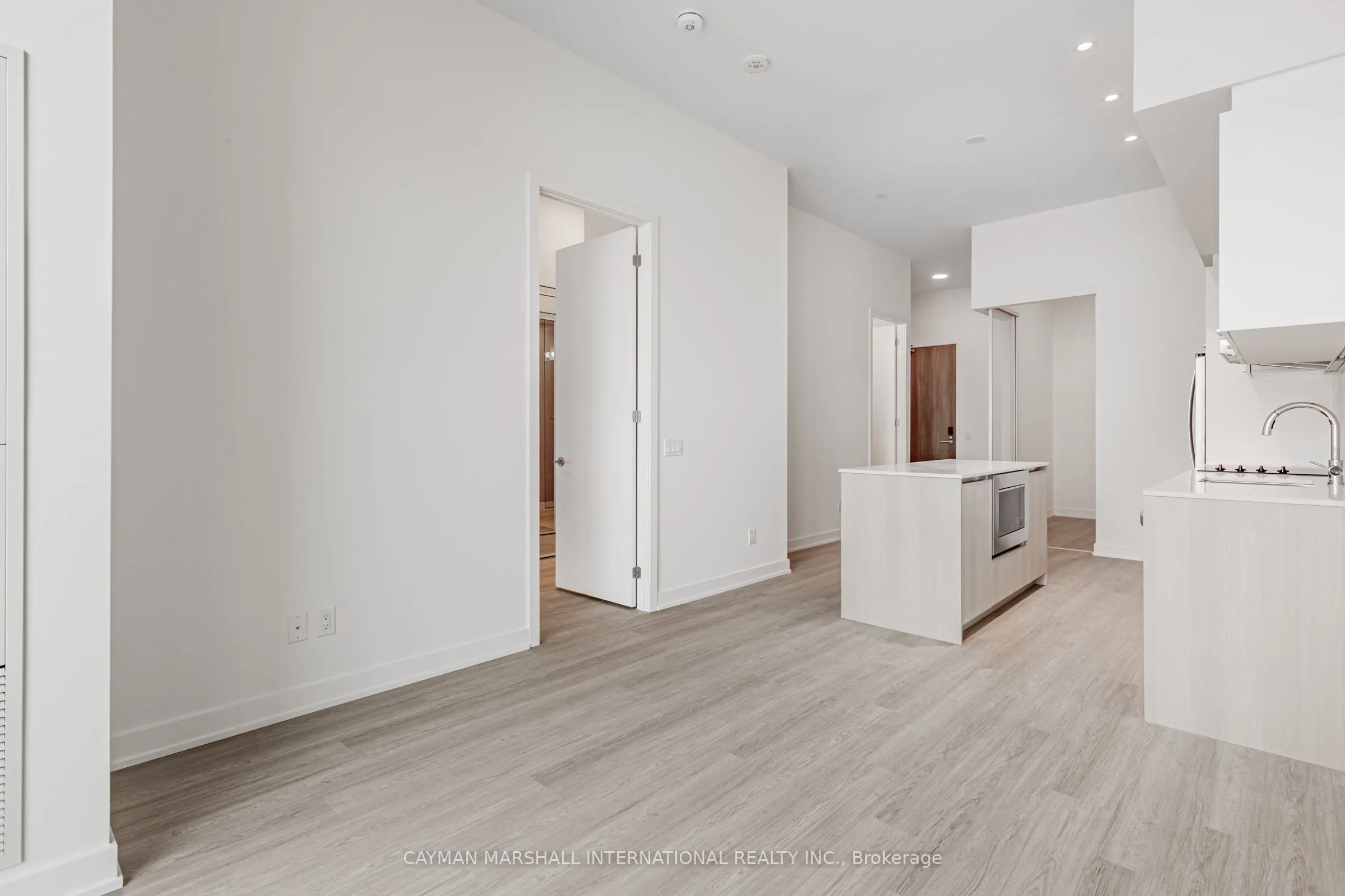 8188 Yonge Street, #103