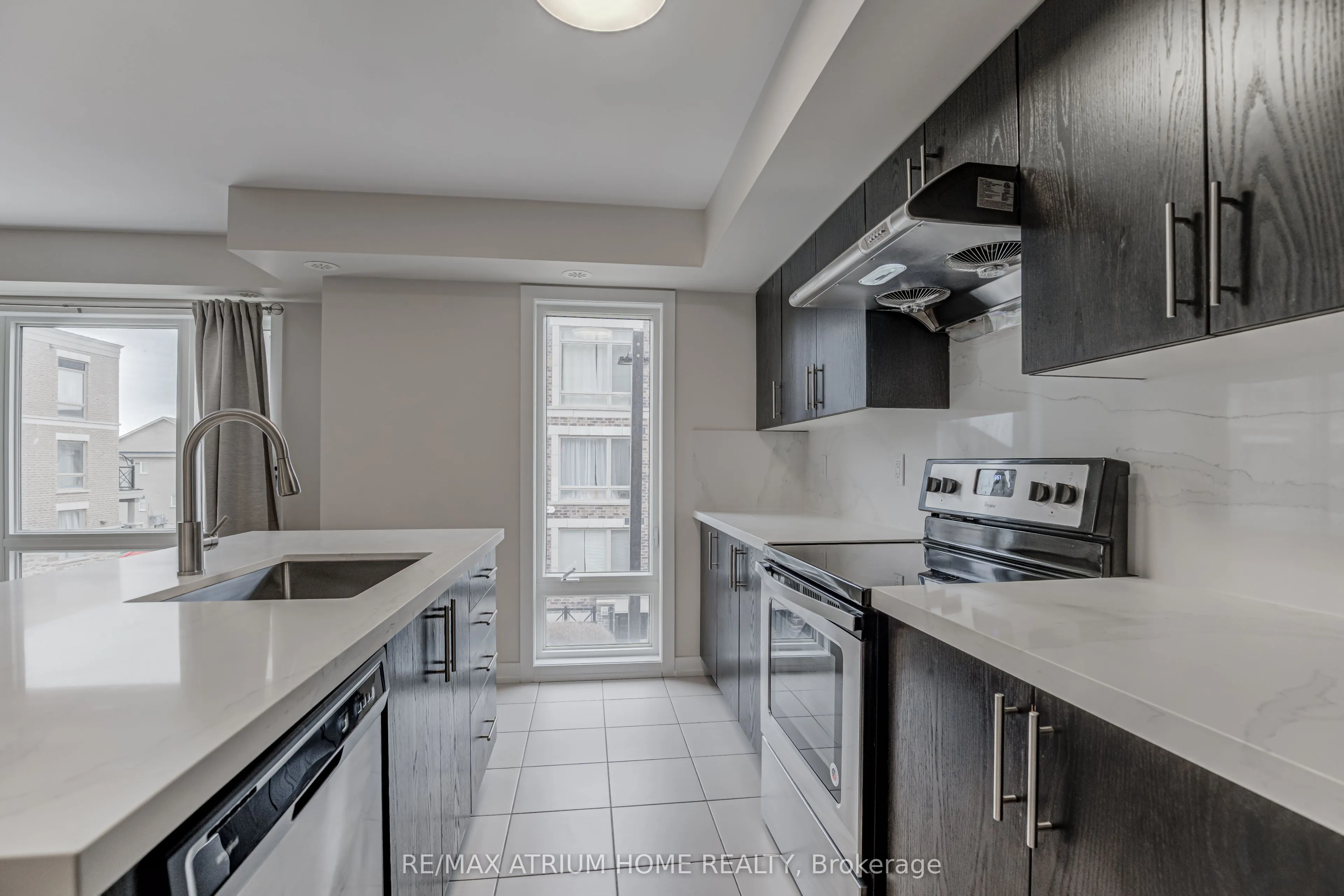 10 Dunsheath Way, #220