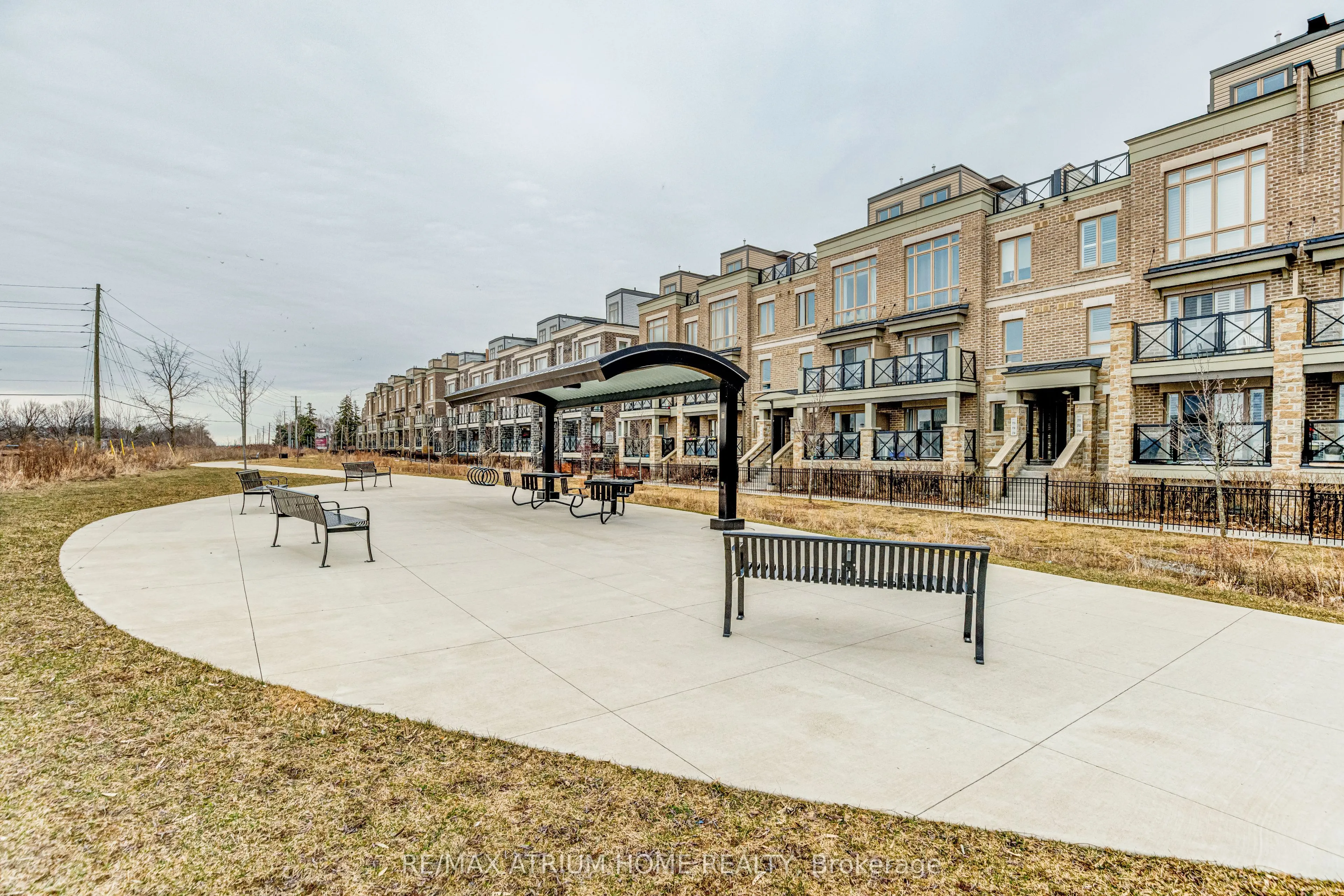10 Dunsheath Way, #220