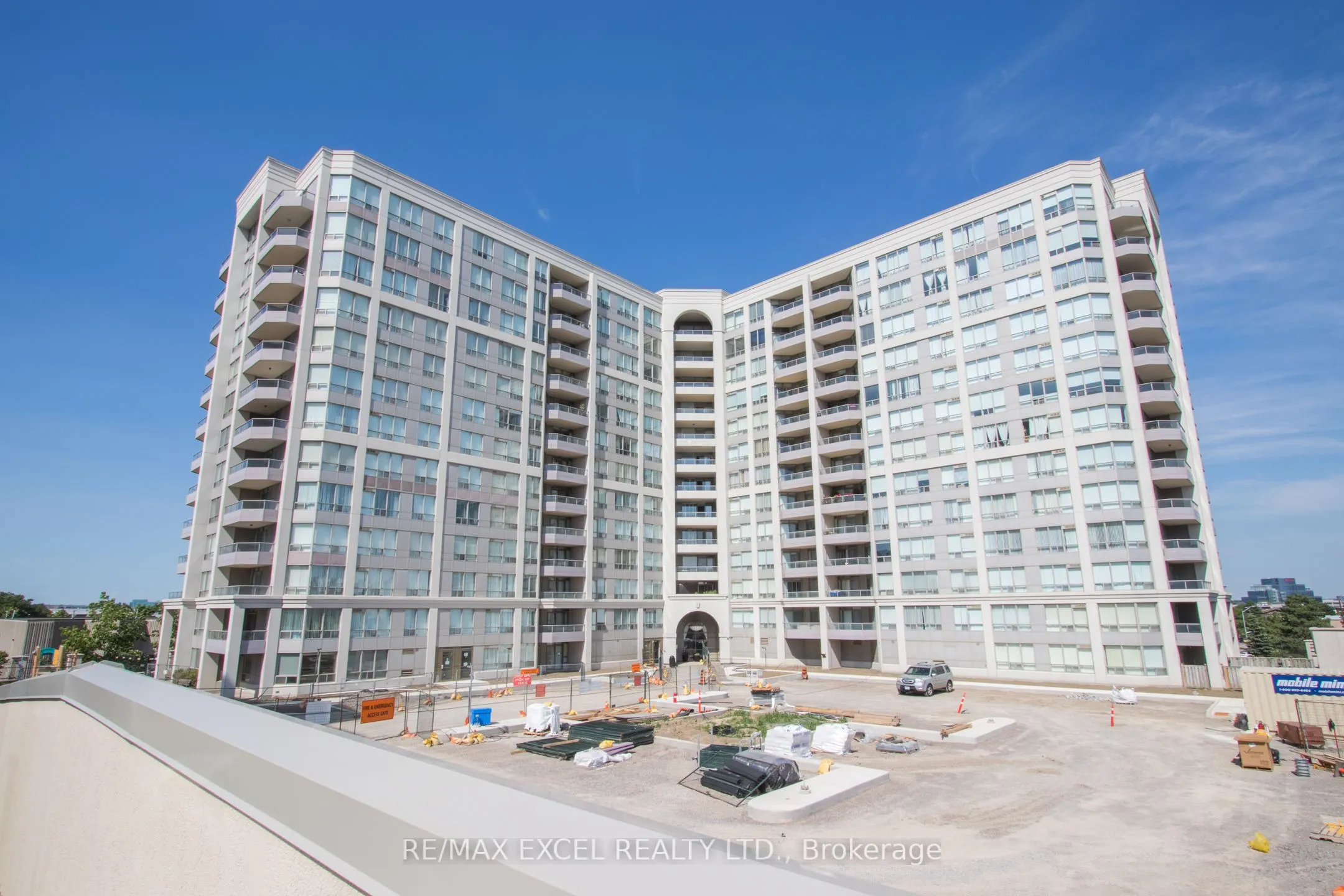 9017 Leslie Street, #316