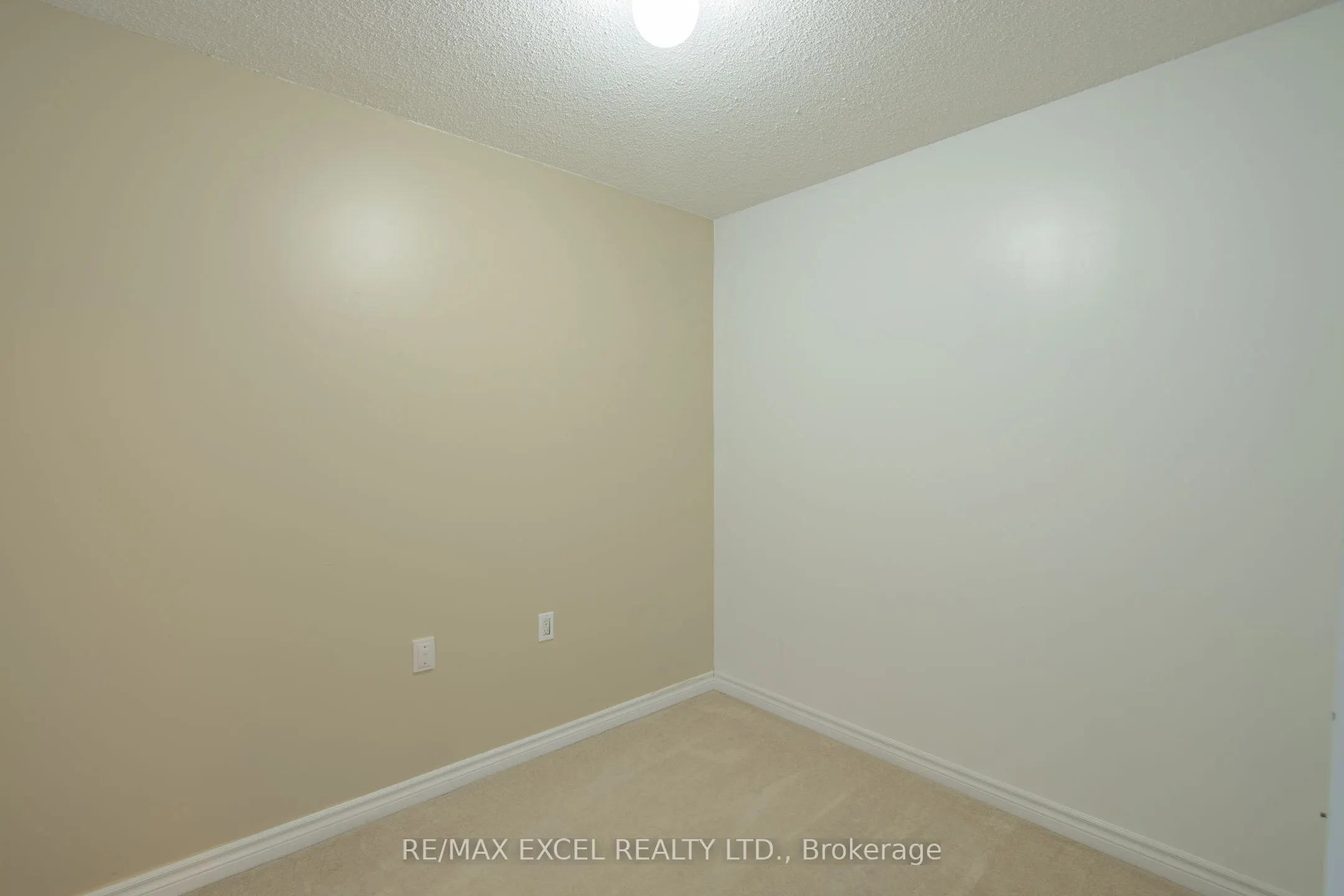 9017 Leslie Street, #316