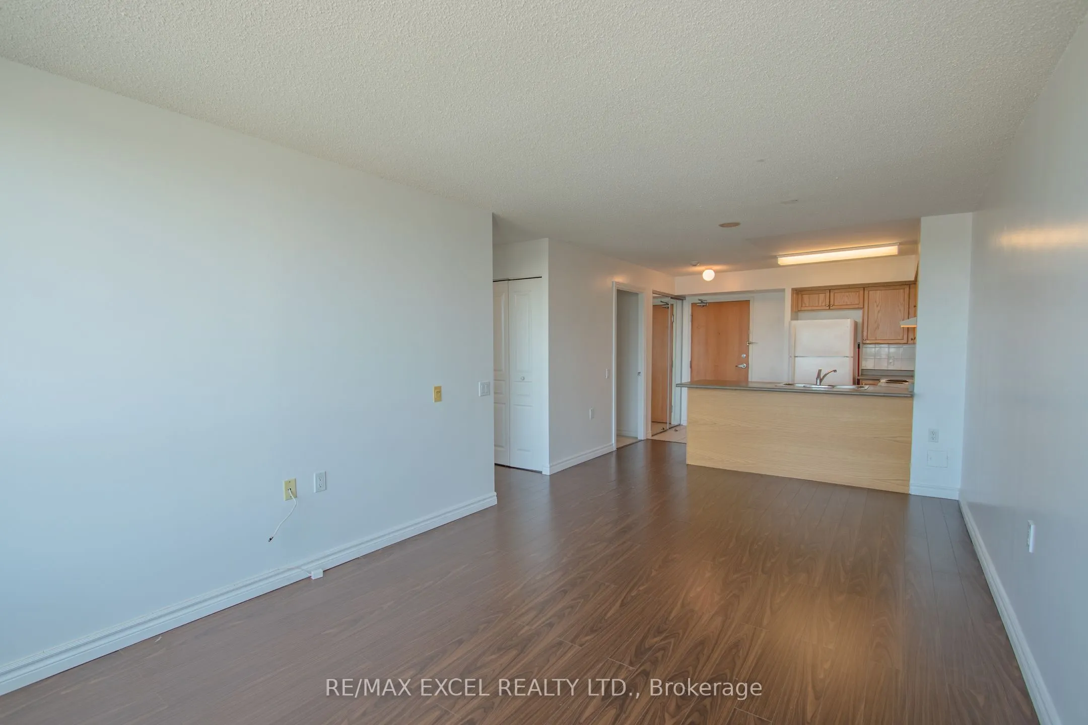9017 Leslie Street, #316