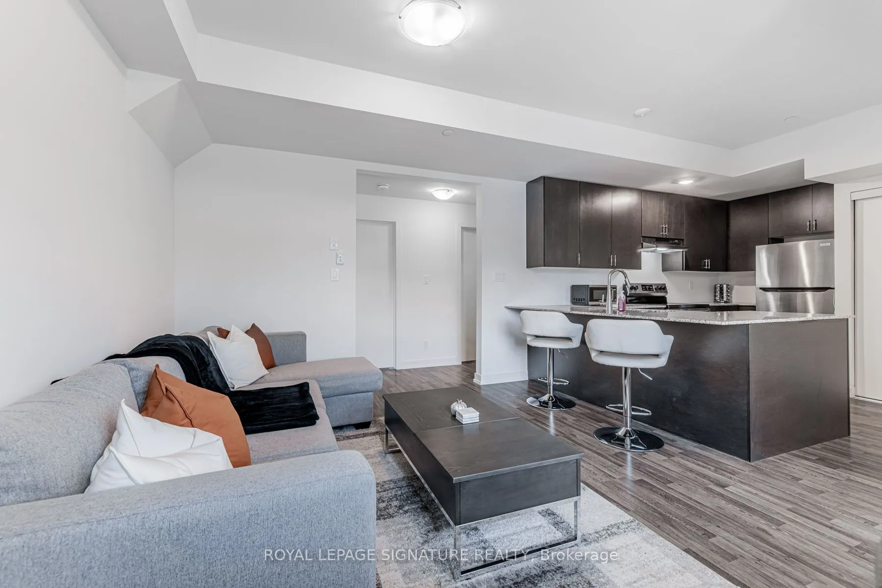 370C Red Maple Road, #77