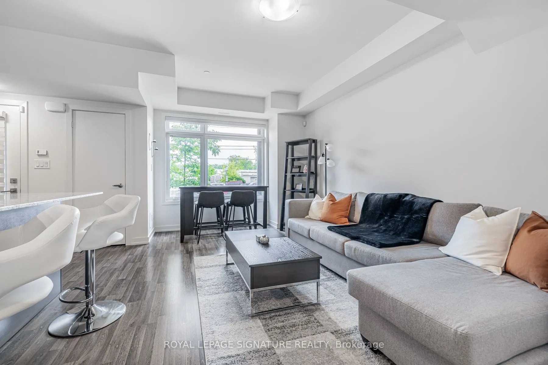 370C Red Maple Road, #77