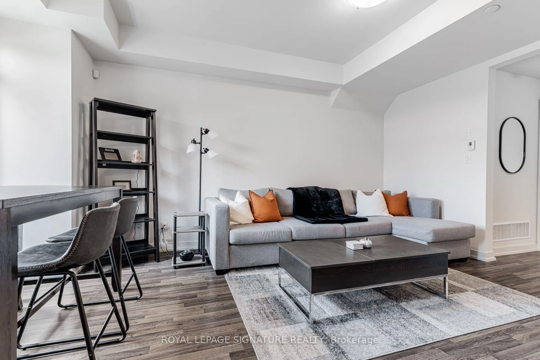 370C Red Maple Road, #77