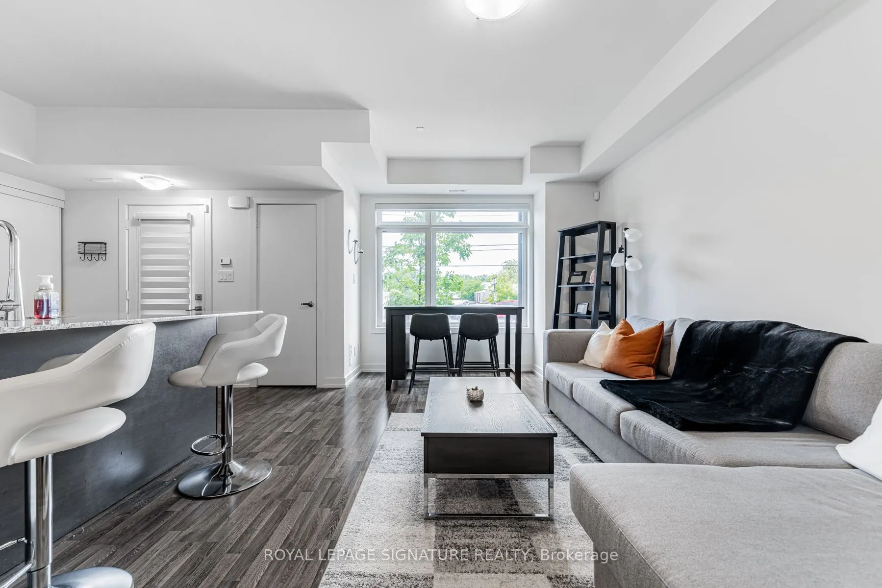 370C Red Maple Road, #77