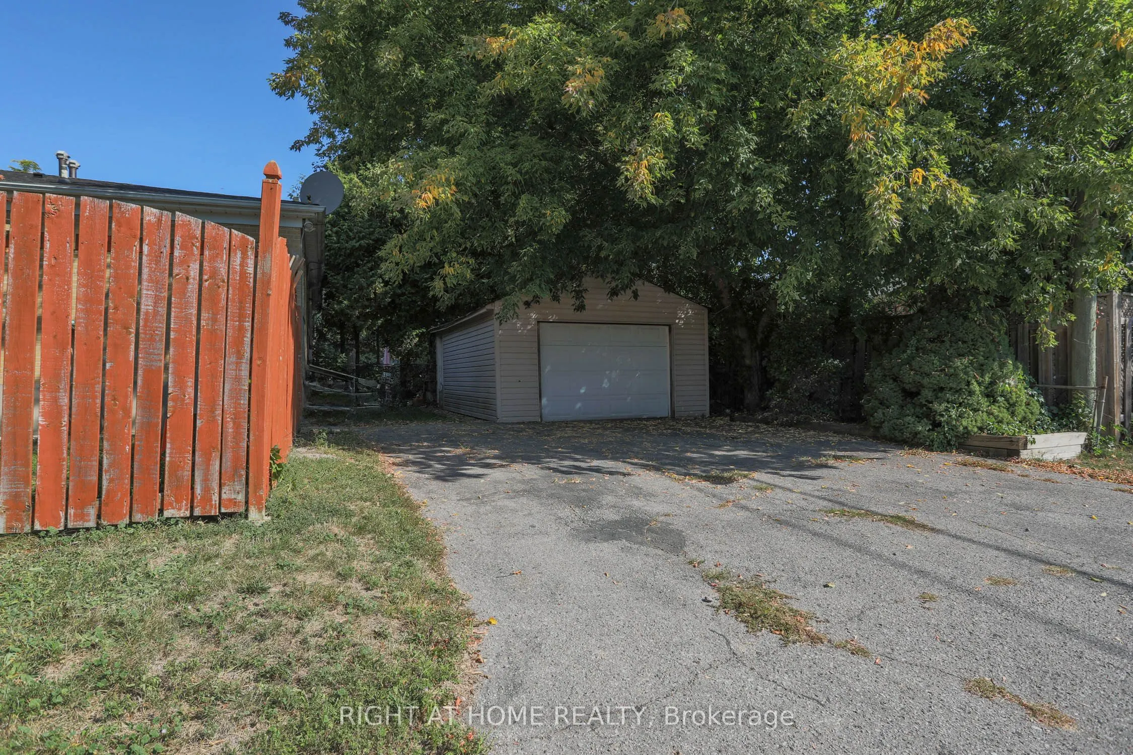 303 Blue Grass Boulevard