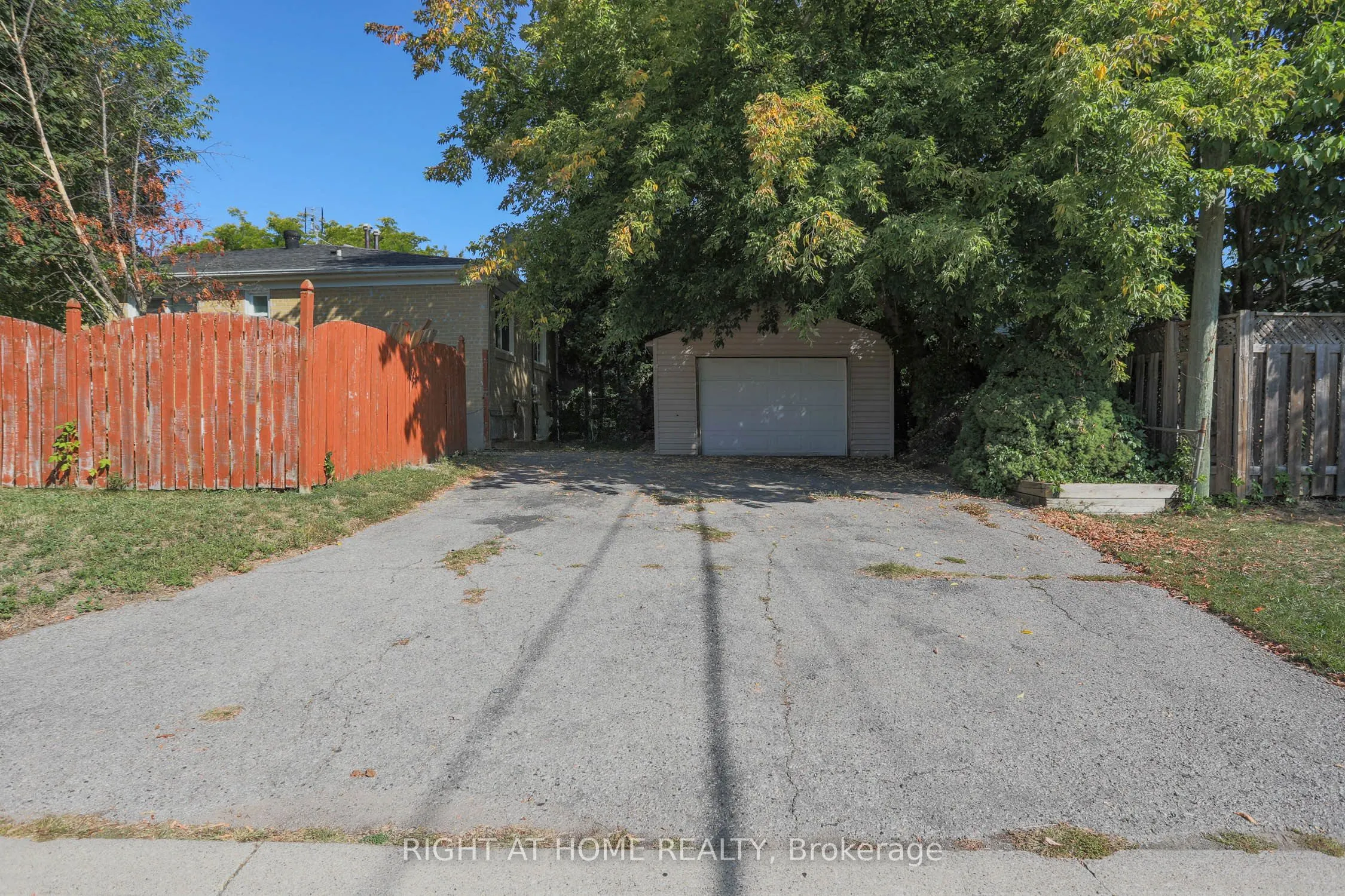 303 Blue Grass Boulevard