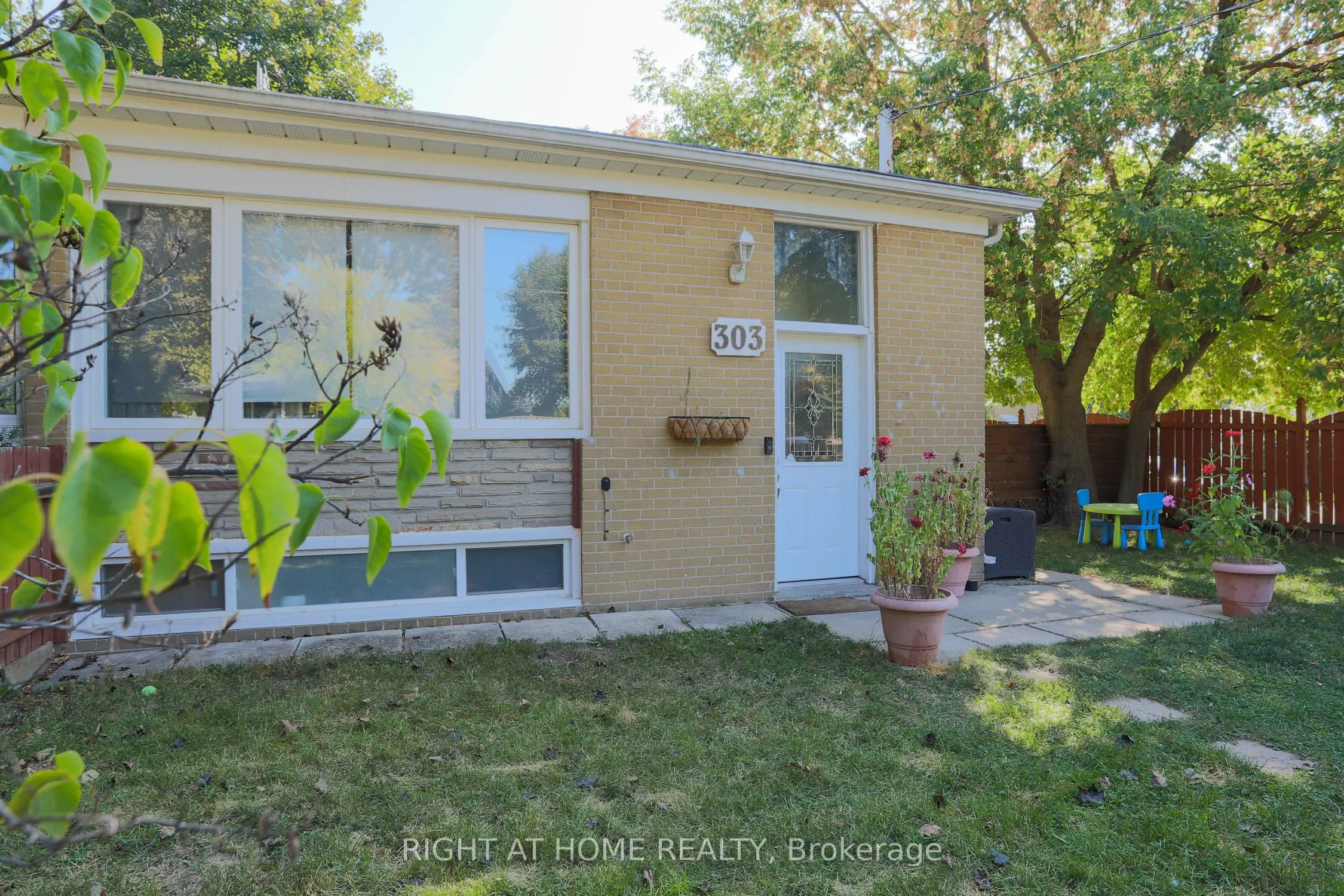 303 Blue Grass Boulevard