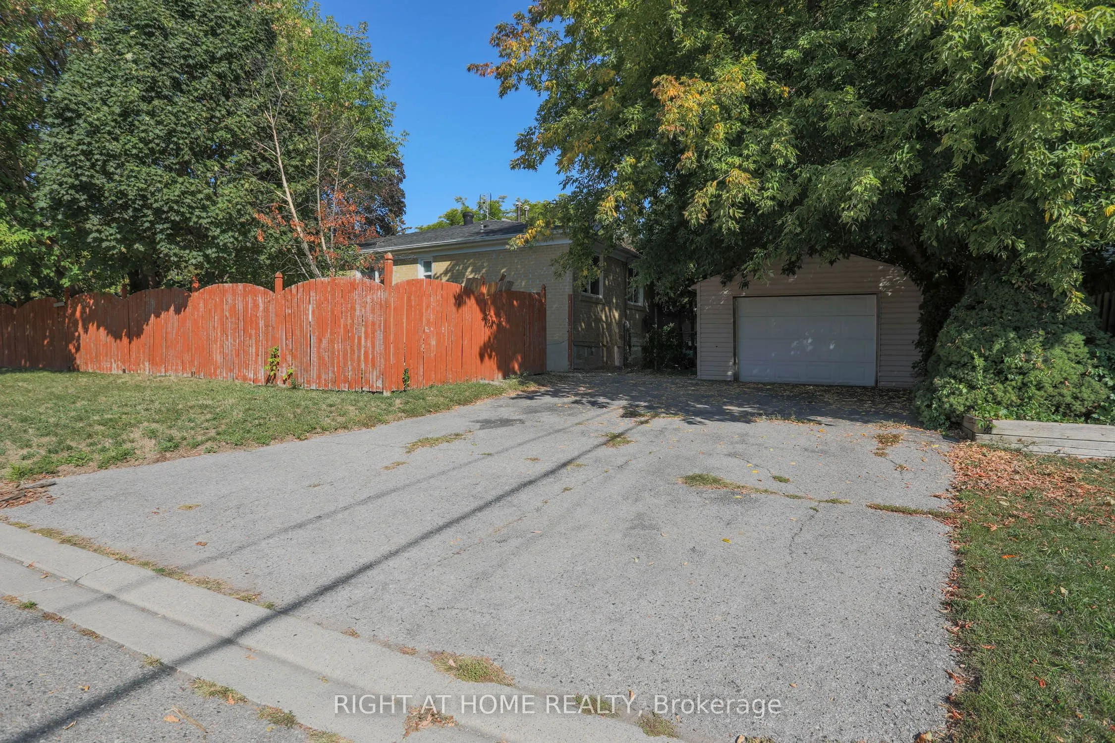 303 Blue Grass Boulevard
