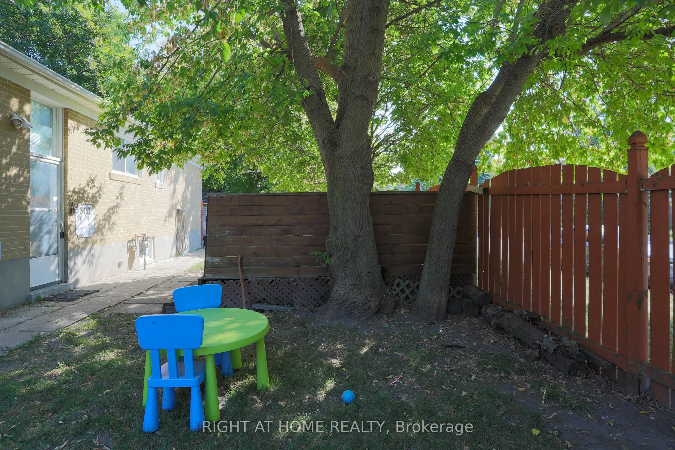 303 Blue Grass Boulevard
